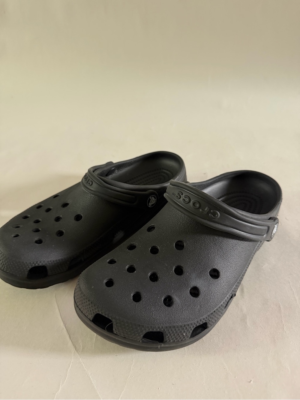 Crocs women’s Classic Clog - Black